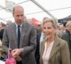 Il s’agit de la Duchesse d'Edimbourg, membre de la famille royale britannique et épouse de son frère, le prince Edward
Le prince William et Sophie Rhys-Jones - Le Prince de Galles, connu sous le nom de Duc de Cornouailles lorsqu'il est en Cornouailles, et la Duchesse d'Edimbourg essaient le Gin local pendant le Royal Cornwall Show au Royal Cornwall Showground, Whitecross, Wadebridge. Vendredi 6 juin 2025. Photo by Chris Jackson/PA Wire/ABACAPRESS.COM