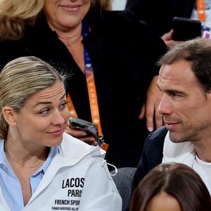 Laure Boulleau et son mari Bruno Cheyrou dans les tribunes lors des Internationaux de France de Tennis de Roland Garros 2025, à Paris, France, le 28 mai 2025. © Jacovides-Moreau/Bestimage