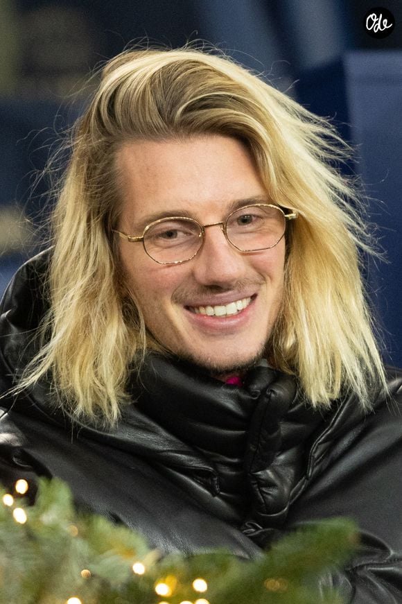 Paul Mirabel - Célébrités dans les tribunes lors du match de Ligue des Champions entre le Paris Saint Germain contre Tottenham Hotspur Football Club (5-3) au Parc des Princes à Paris le 26 novembre 2025. © Cyril Moreau/Bestimage