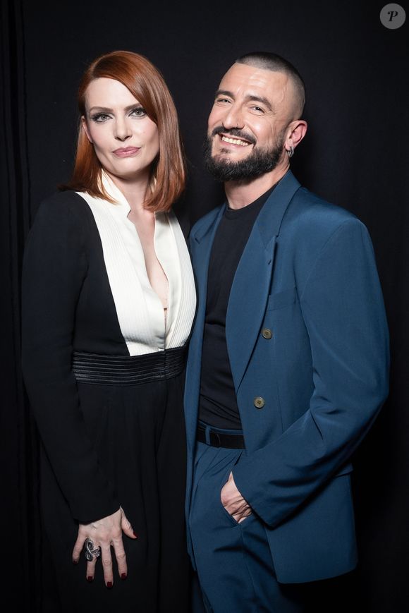 Exclusif - Élodie Frégé, Michal en backstage de l'enregistrement de l'émission "La Boîte à secrets", présentée par F.Bollaert et diffusée le 9 janvier 2026 sur France 3, dans les studios du Lendit à Saint-Denis, France, le 2 décembre 2025. © Cyril Moreau/Bestimage