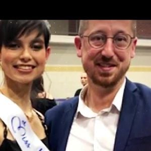 Simon est âgée de 40 ans et travaille dans le secteur de la banque

Eve Gilles (Miss France 2024) en couple avec Simon depuis un an et demi, on découvre son visage dans l'émission "Danse avec les stars 2025" du 21 mars, sur TF1