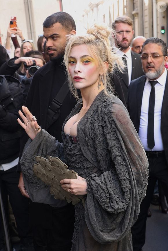 Paris Jackson au défilé Vivienne Westwood "Collection Prêt-à-Porter Automne/Hiver 2025-2026" lors de la Fashion Week de Paris (PFW), le 8 mars 2025 © Denis Guignebourg  / Bestimage