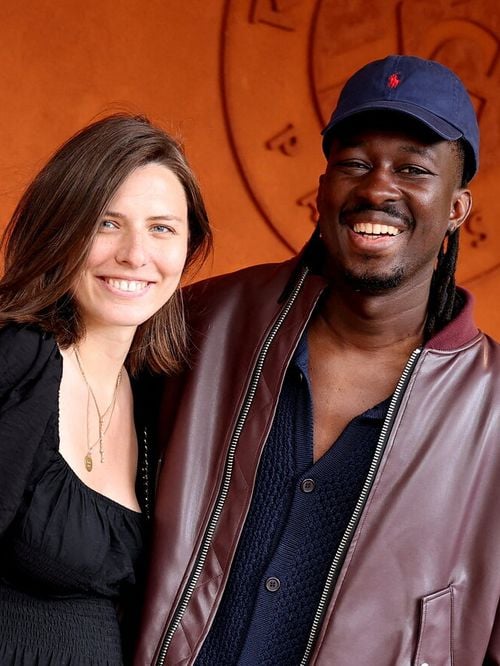 En banlieue parisienne, son pavillon comme cocon : la paisible vie de famille de Mory Sacko avec sa compagne Emilie et leurs deux enfants