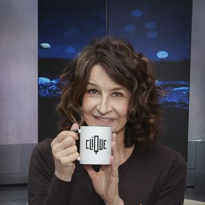 Exclusif - Valérie Lemercier, sur le plateau de Clique (Midi) présenté par M.Achour, et diffusé sur Canal + le 4 novembre 2025, à Paris, France, le 28 octobre 2025. © Jack Tribeca/Bestimage