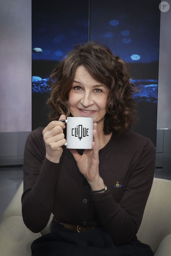 Exclusif - Valérie Lemercier, sur le plateau de Clique (Midi) présenté par M.Achour, et diffusé sur Canal + le 4 novembre 2025, à Paris, France, le 28 octobre 2025. © Jack Tribeca/Bestimage