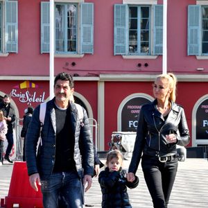 Les époux se sont notamment accusés à tour de rôle d'avoir exposé leur fille à des contenus à caractère sexuel

Adriana Karembeu Ohanian, son mari Aram et leur fille Nina durant la première bataille de fleurs du Carnaval de Nice 2022, Roi des Animaux, place Masséna à Nice, le 13 février 2022.  © Bruno Bebert/Bestimage