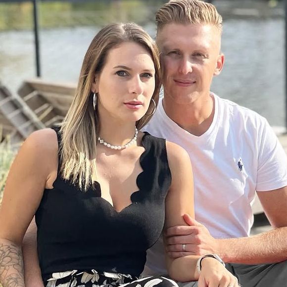 La page est définitivement tournée pour Camille Santoro.

Camille avec son ex mari Nicolas Santoro. Instagram @madame.santoro