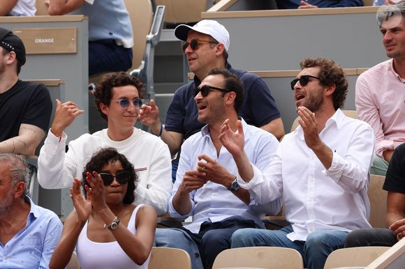 Louis Kretz, Valentin Kretz et Martin Kretz dans les tribunes lors des Internationaux de France 2024 à Roland Garros le 04 juin 2024 à Paris, France. Photo par Nasser Berzane/ABACAPRESS.COM