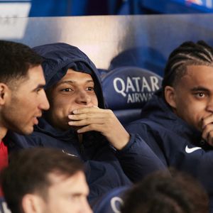 Achraf Hakimi, Kylian Mbappe et Ethan Mbappe dans les tribunes lors du match de football PSG Vs Clermont (1-1) au Parc des Princes à Paris le 6 avril 2024.
© Cyril Moreau / Bestimage