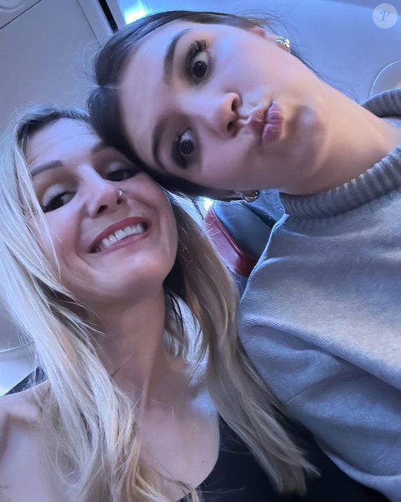 Ambre Dol, révélée par l'émission de TF1 "Familles nombreuses : la vie en XXL", partage son quotidien sur son compte Instagram.

Capture d'écran du compte Instagram d'Ambre Dol @Ambrefamily