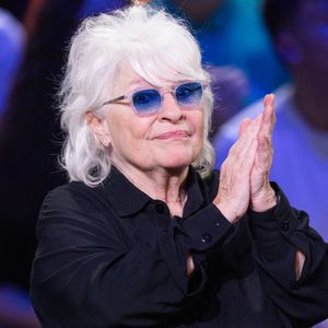 Exclusif - Catherine Lara lors de l'enregistrement de l'émission "La Boîte à secrets", présentée par F.Bollaert et diffusée le 9 janvier 2026 sur France 3, dans les studios du Lendit à Saint-Denis, France, le 2 décembre 2025. © Cyril Moreau/Bestimage