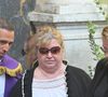 La famille et les proches se sont recueillis devant le cercueil.

Violette Petrucciani (mère de Loana), Delphine, une amie proche de Loana - Obsèques de Loana Petrucciani en la cathédrale Sainte-Réparate à Nice le 10 avril 2026. L'ancienne star de téléréalité a été retrouvée morte dans son appartement niçois par les autorités, le 25 mars dernier. © Bruno Bebert/Bestimage
