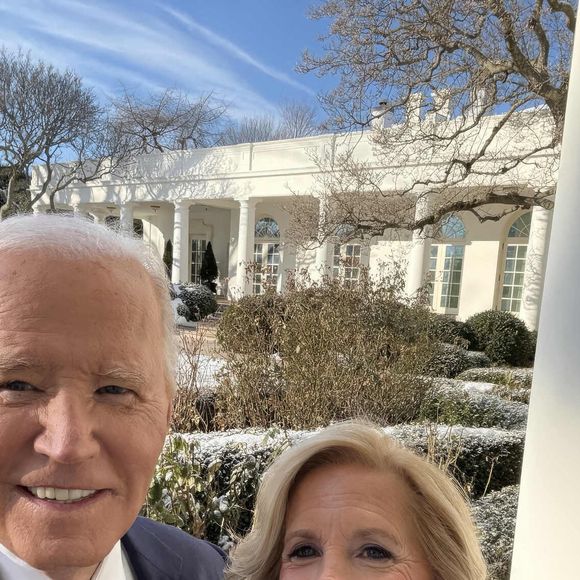Selfie du président américain Joe Biden et sa femme Jill avant de quitter la Maison Blanche à Washington, le 20 janvier 2025 © Joe Biden/White House/Planet Pix via ZUMA Press Wire/bestimage