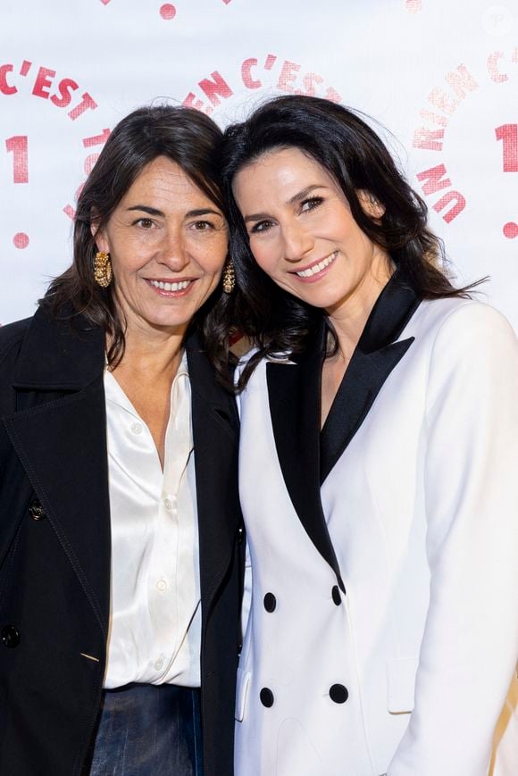 Cécile Duffau (fondatrice de l'association Un rien c'est tout) et Marie Drucker (marraine de l'association) au photocall des invités au dîner de gala de l'association "Un rien c'est tout" au musée de l'armée aux Invalides à Paris le 7 mars 2024.
Un Rien C’est Tout est une association à but non lucratif loi 1901 créée en septembre 2016 et implantée à Bordeaux Depuis 2017, plus de 3,7 millions d’euros de dons collectés pour 270 projets solidaires réalisés, hébergés sous quatre grandes causes : Droit à la dignité, enfance, santé et environnement.
Le principe : proposer aux clients des partenaires de donner un euro ou d'arrondir le prix des achats. Tous ces petits riens permettent de gérer de grands projets.

© Cyril Moreau / Bestimage