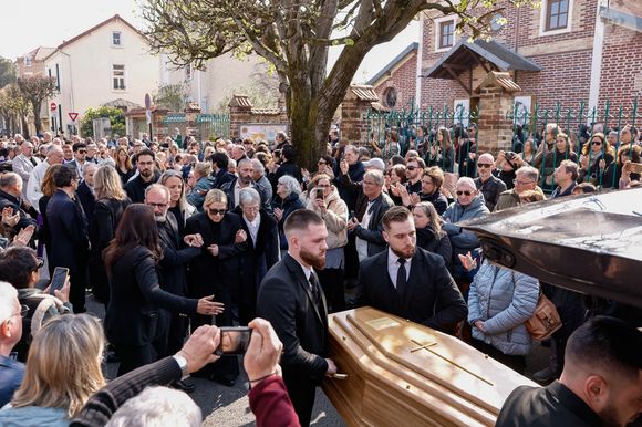 Audrey Salomone - Sorties des obsèques de Bruno Salomone en l'église Sainte-Anne de Polangis de Joinville-le-Pont (Val-de-Marne) le 23 mars 2026. © Cyril Moreau - Dominique Jacovides / Bestimage