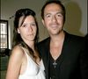 Marié durant sept ans avec Hortense d’Estève, Calogero a eu deux filles, Nina et Romy

Archives : Calogero et son ex femme Hortense à la soirée de l'agence immobilière Propriétés Parisiennes 2007. © RINDOFF-GUIREC / BESTIMAGE