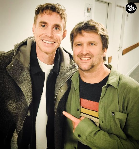 Dix-sept ans après "Lady Melody", Tom Frager a forcément changé physiquement, mais sa voix reste immédiatement reconnaissable.

Ben Mazué et Tom Frager. Extrait du compte Instagram de Tom Frager. © Instagram / Tom Frager