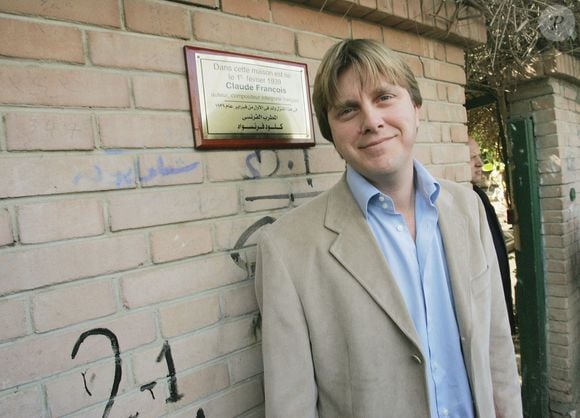 Claude François Junior, fils du célèbre chanteur français Claude François (décédé en 1978) est de retour en Egypte le 1er février 2005 pour l'inauguration d'une rue à Ismaïlia portant le nom de son père, où il est né et a vécu son enfance. Photo par Mousse/ABACA.