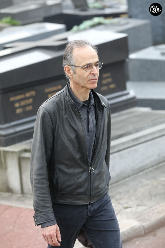 Jean-Jacques Goldman lors des obsèques de Véronique Colucci au cimetière communal de Montrouge, le 12 avril 2018. 
Agence / Bestimage