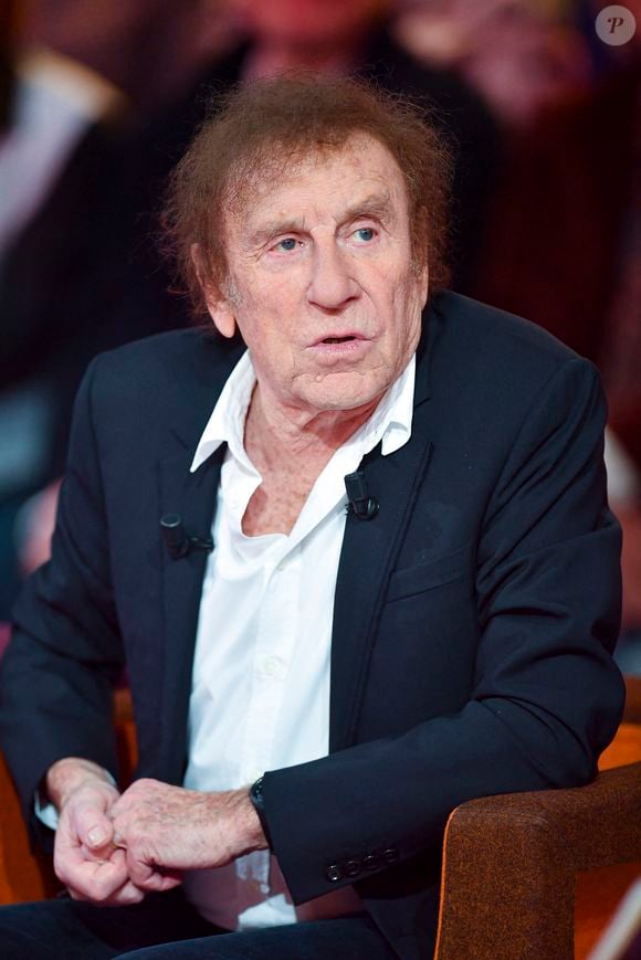 Alain Souchon lors de l'enregistrement de l'émission "Famille je vous aime" présentée par M.Drucker et qui sera diffusée le 29 décembre sur France 3, au studio Rive gauche, à Paris, France, le 2 décembre 2025. © Gaffiot-Perusseau/Bestimage