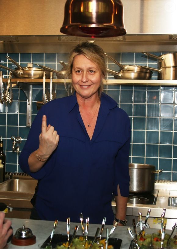 Exclusif - Luana Belmondo - Alessandro Belmondo, le fils de P. et L. Belmondo est chef cuisinier dans le nouveau restaurant "Il Cara Rosso" dont c'est l'inauguration ce jour, à Saint-Cloud le 31 janvier 2018. © Denis Guignebourg/Bestimage