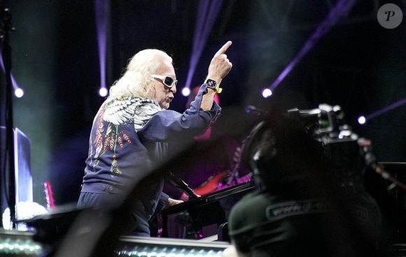 Le chanteur de 80 ans repart en tournée européenne ce jeudi 3 avril 2025. 

Michel Polnareff en concert lors du festival du Printemps de Pérouge au Château de Saint-Exupéry à Saint-Maurice de Rémens. Le 28 juin 2023

© Sandrine Thesillat / Panoramic / Bestimage