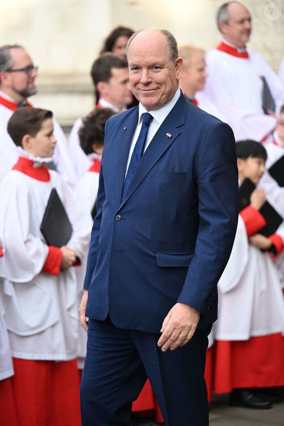 Sa présence est interprétée comme un signe de rapprochement entre Monaco et le Commonwealth.

Le prince Albert II de Monaco quitte la cérémonie annuelle de célébration du Commonwealth Day à l'abbaye de Westminster, à Londres. Backgrid UK/ Bestimage