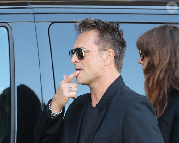 David Hallyday et sa femme Alexandra Pastor - Obsèques de Nathalie Baye en l'église Saint-Sulpice à Paris. © Dominique Jacovides - Coadic Guirec / Bestimage