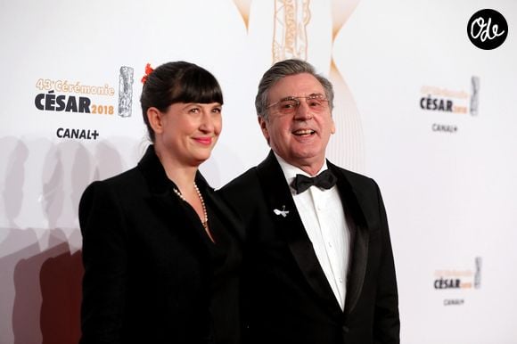 La maison accueille également une chienne recueillie auprès de la SPA, témoignant de l’importance des animaux dans leur vie.

Daniel Auteuil et sa femme Aude Ambroggi - Photocall lors de la 43ème cérémonie des Cesar à la salle Pleyel à Paris, le 2 mars 2018.
© Dominique Jacovides - Olivier Borde / Bestimage