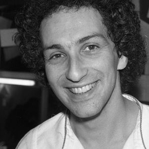 Ayant perdu son père en 1992, sa soeur en 1997 puis sa mère en 2018, Raphaël Hamburger a poursuivi ses rêves dans la musique et a même été initiateur de la deuxième version de Starmania, l'opéra-rock lancé par son père en 1979.

Archives - Premier concert de Michel Berger au Palais des Sports à Paris. Le 17 mai 1983 © Jean-Claude Woestelandt / Bestimage