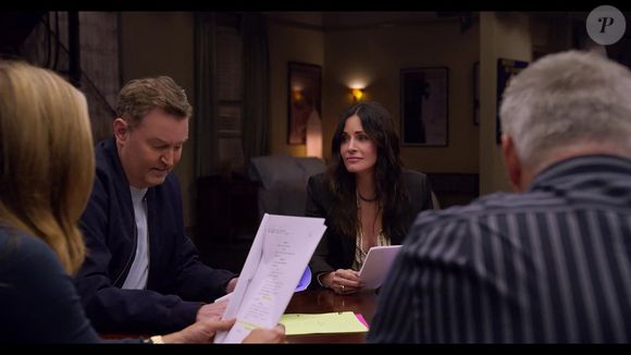 Les bénéfices de cette vente seront reversés à la Fondation Matthew Perry, créée après sa disparition pour venir en aide aux personnes souffrant d’addictions. Très engagé sur ce sujet, l’acteur avait parlé publiquement de ses propres combats contre la dépendance et souhaitait utiliser sa notoriété pour aider ceux qui traversent les mêmes épreuves.


James Corden présente l'émission spéciale "Friends The Reunion" du casting de l'emblématique série "Friends", avec Jennifer Aniston, Courteney Cox, Lisa Kudrow, Matt LeBlanc, Matthew Perry, David Schwimmer et une invitée spéciale Lady Gaga.