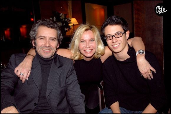 Manuel Gélin, Fiona Gélin et son fils Milan - Soirée organisée par la marque Chivas chez Castel à Paris. Le 14 décembre 2006. © RACHID BELLAK / BESTIMAGE