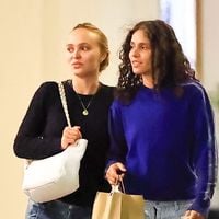 Lily-Rose Depp, toujours aussi amoureuse de sa compagne, elles se sont offert un dîner ensemble à Los Angeles