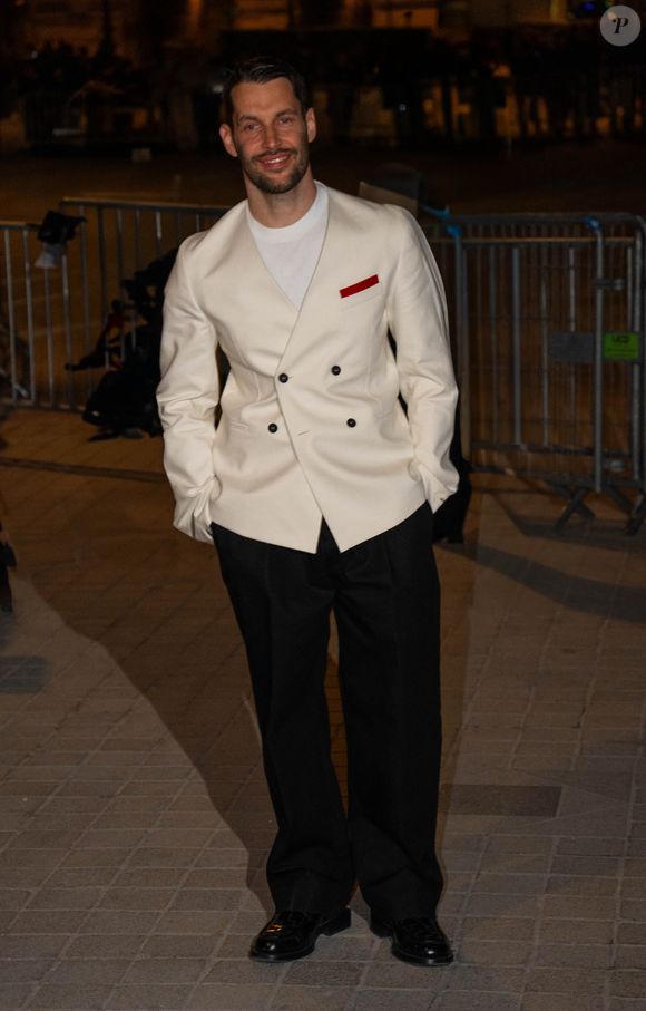 Simon Porte Jacquemus au Grand Dîner du Louvre à Paris en marge de la fashion week prêt à porter automne/hiver 2025-2026 le 4 mars 2025

© Fannyrlphotography / Bestimage