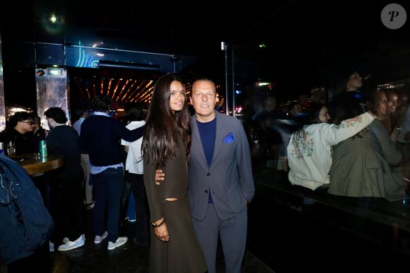 Jean Roch et sa femme, Anaïs Monory - J.Roch a reçu ses amis pour fêter la fermeture de son célèbre club privé, "VIP Room" à Saint-Tropez, après 29 ans d'existence, le 5 avril 2026. Après un dernier week-end de fête, du 3 au 5 avril 2026, le célèbre établissement sera remplacé par le "Lilly's Club".
© Luc Boutria / Nice Matin / Bestimage