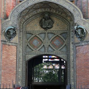Arrivées aux obsèques de Nadia Farès en l'église Saint-Jean-de-Montmartre à Paris, le 24 avril 2026. N.Farès est décédée le 17 avril 2026 quelques jours après un "incident cardiaque" survenu le 12 avril 2026 dans la piscine du complexe sportif, Blanche (9ème).