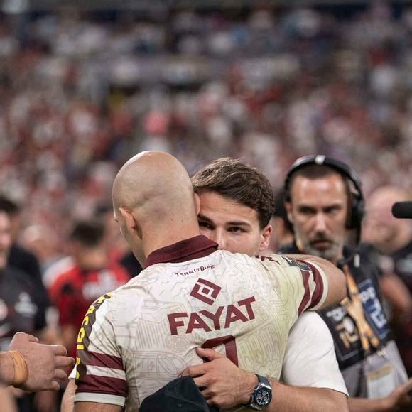 Antoine Dupont est ensuite allé sur le terrain

Antoine Dupont et Maxime Lucu après la finale du Top 14 de rugby français entre le Stade Toulousain (Toulouse) et l'Union Bordeaux-Begles (UBB) au Stade de France à Saint-Denis, au nord de Paris, le 28 juin 2025.Photo par Eliot Blondet/ABACAPRESS.COM