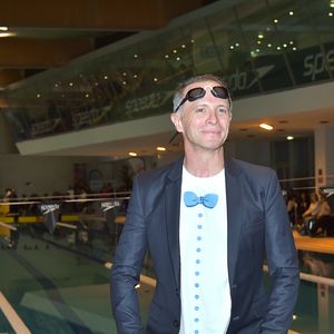 Samuel Etienne lors de la compétition caritative Défi du coeur au profit de l'association l'étoile de Martin (association de recherche contre le cancer des enfants) en marge du 6ème meeting olympique de natation à Courbevoie le 17 février 2018. Le défi du coeur a été animé par la journaliste E.Denis. © Giancarlo Gorassini / Bestimage