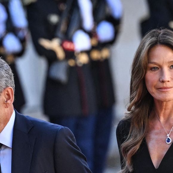 Pour se changer les idées, la fille de Nicolas Sarkozy et Carla Bruni sait parfaitement vers quoi se tourner : sa passion pour l’équitation.

L'ancien président français Nicolas Sarkozy et son épouse, la chanteuse italo-française Carla Bruni-Sarkozy, arrivent à l'Élysée, à Paris, le 2 juin 2026, pour un dîner d'État organisé dans le cadre de la visite du président rwandais. Photo de Firas Abdullah/ABACAPRESS.COM