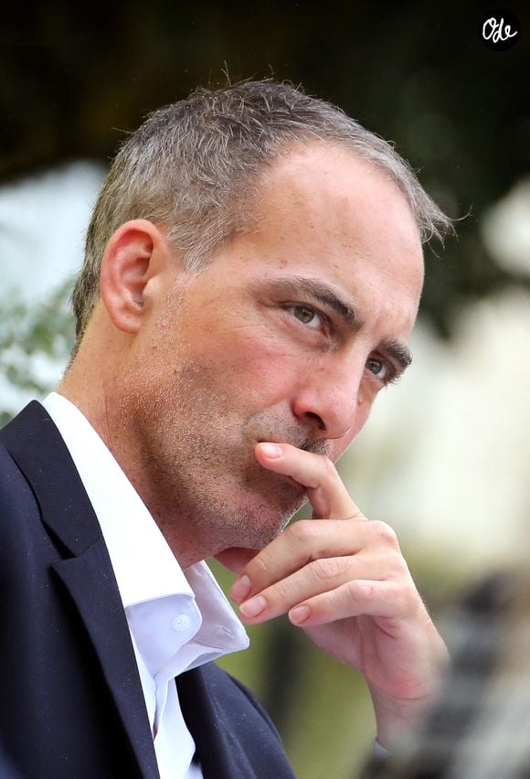 Raphael Glucksmann ouvre la premiere journée de la deuxième édition des "Rencontres place publique" qui se tiennent comme chaque année à La Réole, dans le sud-ouest, France, le 4 octobre 2025. © Patrick Bernard/Bestimage