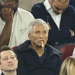Il officie également à la tête d'une émission quotidienne sur France Inter

Nagui - Célébrités dans les tribunes du match du groupe D de l'Euro 2024 entre l'équipe de France face à l'Autriche (1-0) à Dusseldorf en Allemagne le 17 juin 2024. © Cyril Moreau/Bestimage