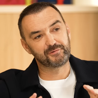 Cyril Lignac partage la valeur la plus importante qu'il veut transmettre à son fils, Léo