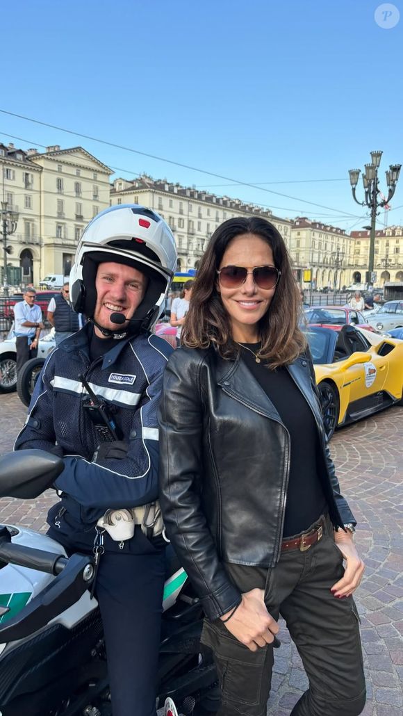"Le charme de l'Italie entre histoire, style et moteurs légendaires", écrit-elle en légende de photographies où l'on peut la voir poser sur une Maserati jaune avec le papa de Vittoria (21 ans) et Luisa (18 ans).

Emmanuel-Philibert de Savoie et Adriana Abascal @Instagram