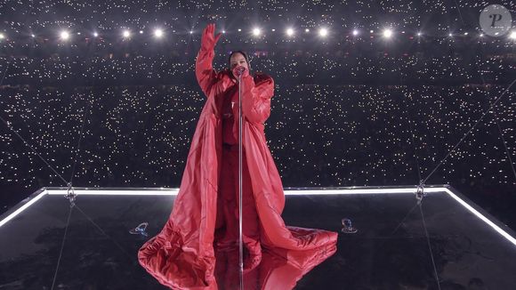 Rihanna sur scène à la mi-temps du Super Bowl 2023 à Glendale, le 12 février 2023.
©Backgrid UK/ Bestimage