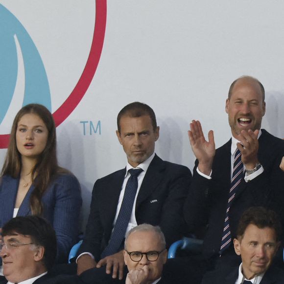 Le prince William, prince de Galles, la princesse Leonor et l'infante Sofia d'Espagne dans les tribunes de la finale de l'UEFA Women's Euro 2025 "Angleterre - Espagne (1-1, 3-1 tab)" à Bâle en Suisse. 27 juillet 2025 Mirrorpix / Bestimage