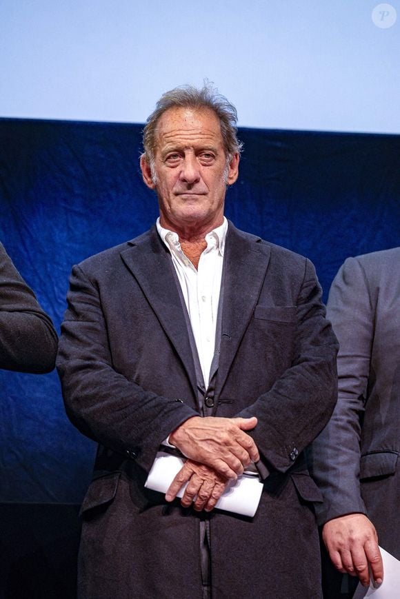 Vincent Lindon lors de la cérémonie d'ouverture de la 15ème édition du festival Lumière à la Halle Tony Garnier de Lyon le 12 octobre 2024.
© Sandrine Thesillat / Panoramic / Bestimage