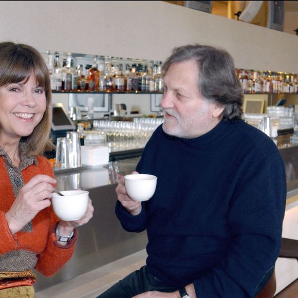 Chantal Goya & Jean-Jacques Debout en week-end romantique a Londres. Tea-Time au bar du Trafalgar Hotel en 2002. ©Lionel Hahn/Abaca