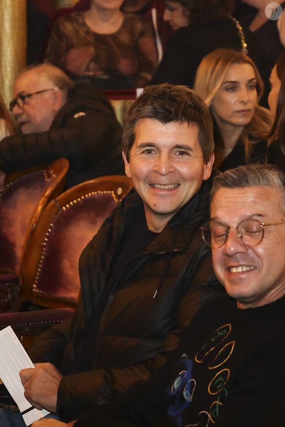 Thomas Sotto, lors de la première du nouveau spectacle de Ary Abittan, "Ary Abittan Authentique" aux Folies Bergère à Paris, France, le 06 décembre 2025. © Jack Tribeca / Bestimage