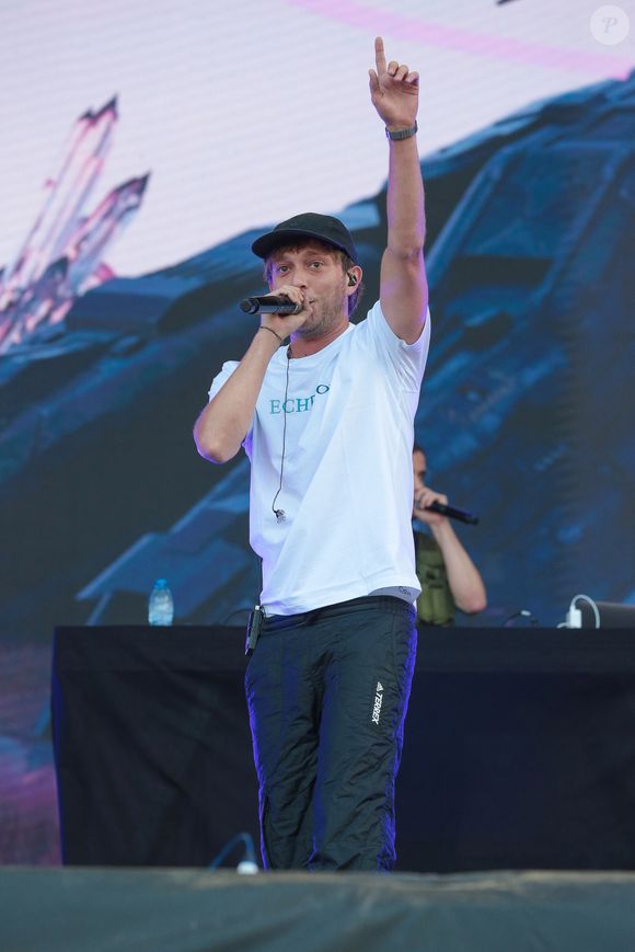 Vald en concert lors du "Main Square Festival 2022" d'Arras, le 4 juillet 2022.
© Stéphane Vansteenkiste/Bestimage
