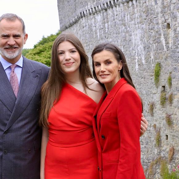Le roi Felipe VI et la reine Letizia d'Espagne accompagnent l'infante Sofia lors de sa remise de diplômes à l'UWC Atlantic College le 24 mai 2025

Casa SM El Rey/Agence-Bestimage
